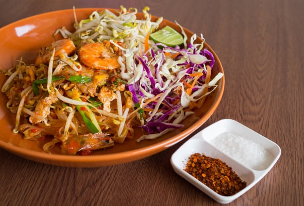 Chop Suey with Vegetables and fried noodles